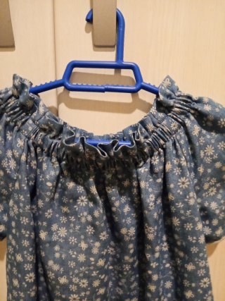 Vestido niña floral azul. Goco