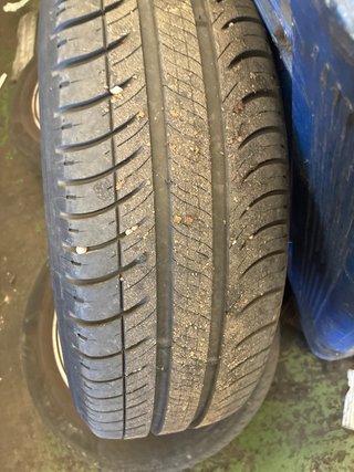 4 Llantas con Goma Michelin 185/65R15