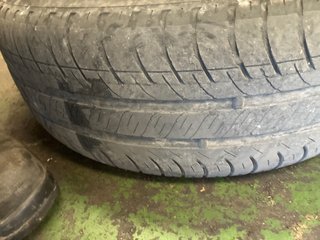 4 Llantas con Goma Michelin 185/65R15