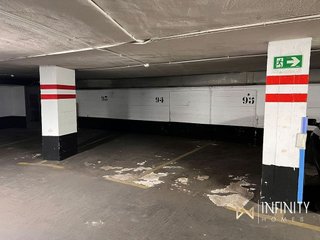 Garaje en venta en San Pedro de Deusto-La Ribera en Bilbao