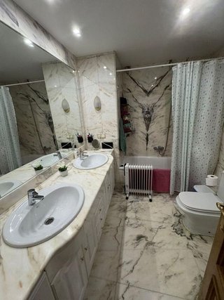 Piso en venta en Zona Avenida al Vedat en Torrent