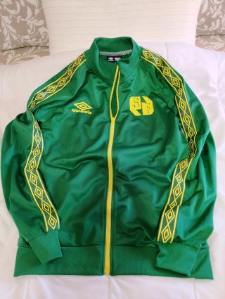 Lote Chaqueta Umbro y Bañador Adidas.NUEVOS