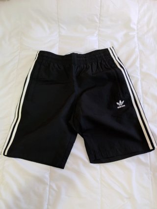 Lote Chaqueta Umbro y Bañador Adidas.NUEVOS