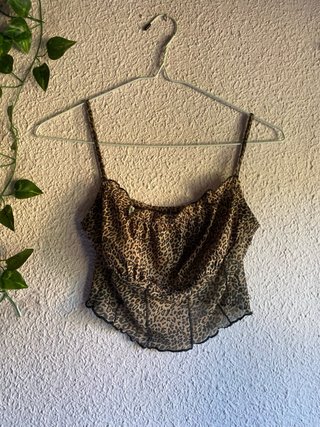 Croptop tirantes estampado leopardo