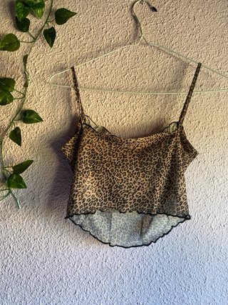 Croptop tirantes estampado leopardo