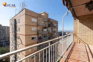 Piso en venta en Polígono Cartuja – La Paz en Granada