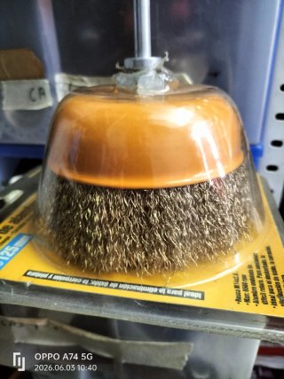 Cepillo de alambre a estrenar