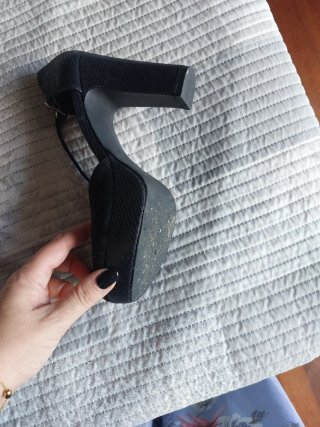 Zapatos de tacón ancho negros