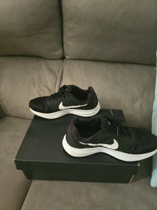 Zapatillas Nike Mujer Negras y Blancas