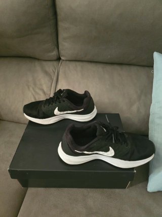 Zapatillas Nike Mujer Negras y Blancas
