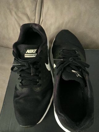 Zapatillas Nike Mujer Negras y Blancas