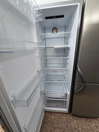 Frigorífico Beko solo nevera inox