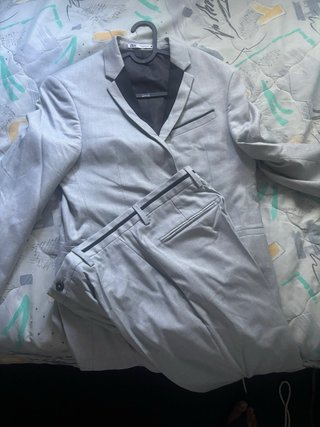 Traje de hombre gris