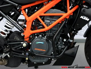 KTM 125 DUKE -APTA B Y A1-