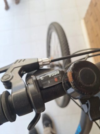 Bicicleta Rockrider Negra y Azul