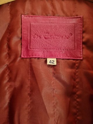 Abrigo de cuero rojo talla XL