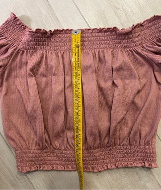 Crop top rosa hombros descubiertos
