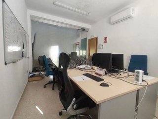 Nave industrial en alquiler en Parque Atlántico - Los Arcos - Aeropuerto Viejo en Sevilla