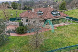 Chalet en venta en Viella-Granda-Meres en Siero