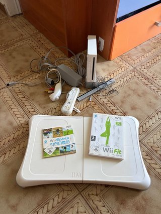 Nintendo Wii con giochi e pedana