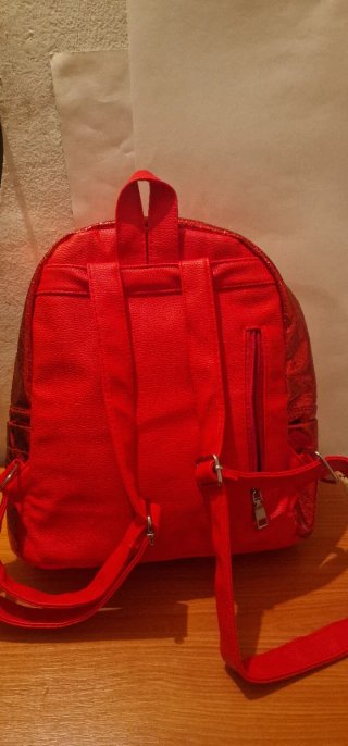 Mochila Roja Brillante
