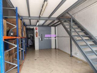 Local comercial en alquiler en Montigalà -Sant Crist en Badalona