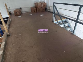 Local comercial en alquiler en Montigalà -Sant Crist en Badalona