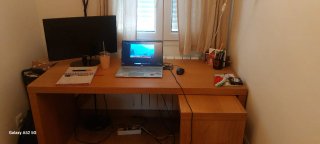 Escritorio IKEA grande con módulo lateral