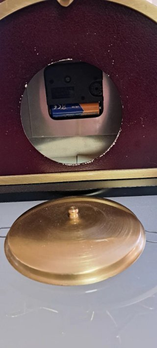 Reloj de mesa con dos figuras bronce