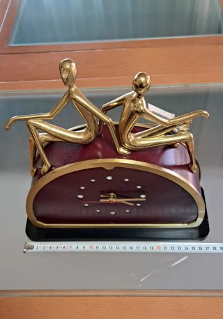 Reloj de mesa con dos figuras bronce
