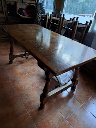 Conjunto mesa y sillas madera antiguas