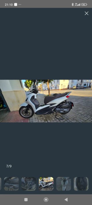 Piaggio Beverly 400 Maxi Scooter Automática
