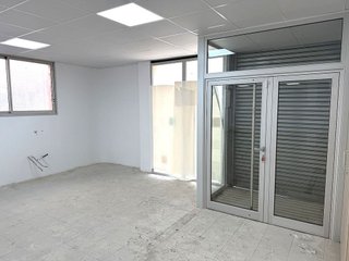 Local comercial en alquiler en El Calderi - Estació del Nord - Estació de França en Mollet del Vallès