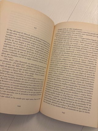 El tiempo entre costuras