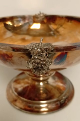 CENTRO DE MESA O FRUTERO DE METAL PLATEADO