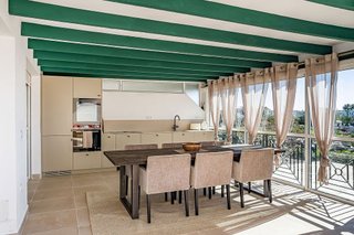Ático en venta en Nueva Andalucía centro en Marbella