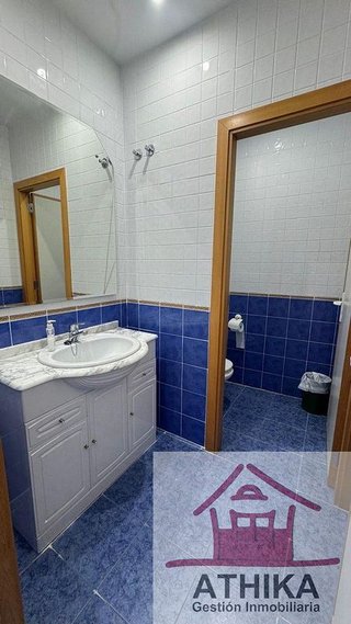Local comercial en venta en El Mercado en Manises