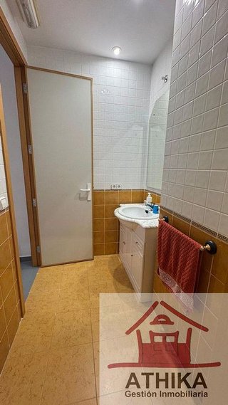 Local comercial en venta en El Mercado en Manises