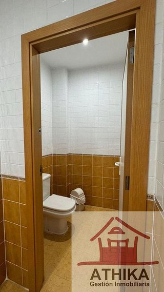 Local comercial en venta en El Mercado en Manises