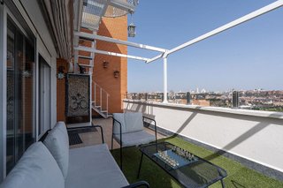 Ático en venta en Los Cármenes en Madrid
