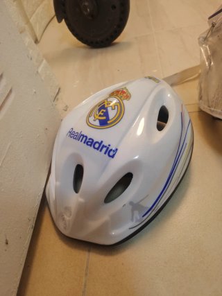 Patines Real Madrid Talla Ajustable + Casco y Prot