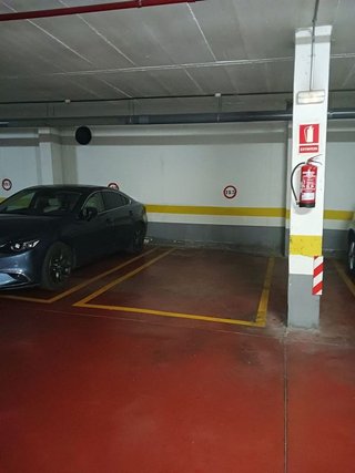 Garaje en venta en Montequinto en Dos Hermanas