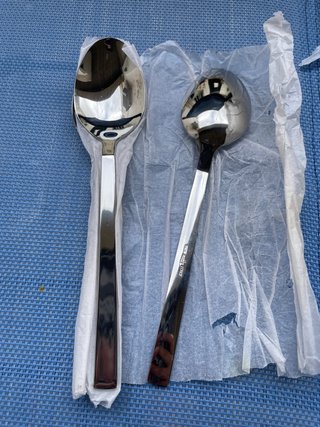 Cucharas soperas de metal plateado