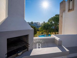 Ático en venta en Nueva Andalucía centro en Marbella