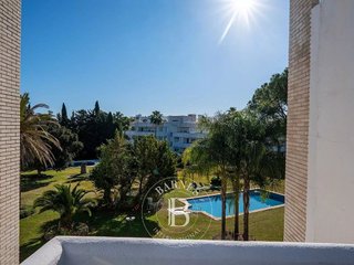 Ático en venta en Nueva Andalucía centro en Marbella