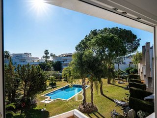 Ático en venta en Nueva Andalucía centro en Marbella