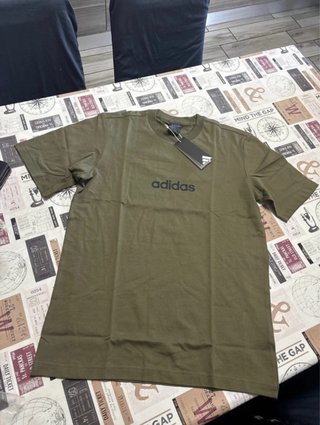 T-shirt Adidas verde taglia S nuova