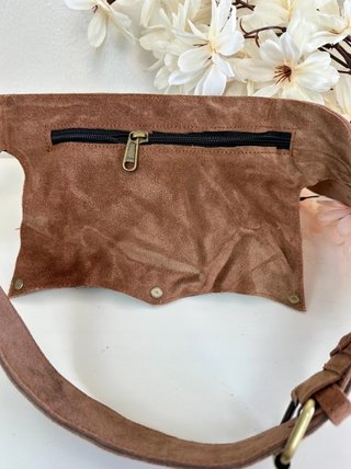 Riñonera de piel ajustable