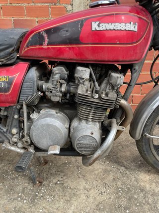 Kawasaki Z650 Roja