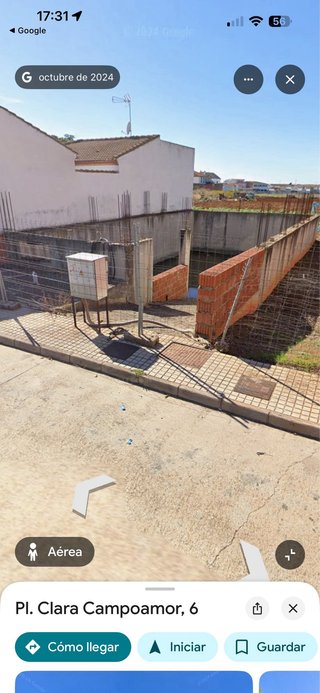 Se vende casa en construcción.